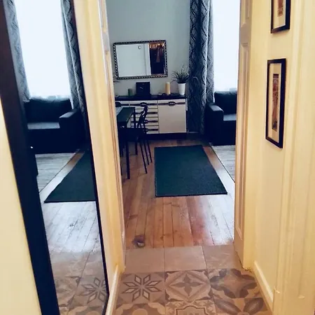 Central Park Apartment *